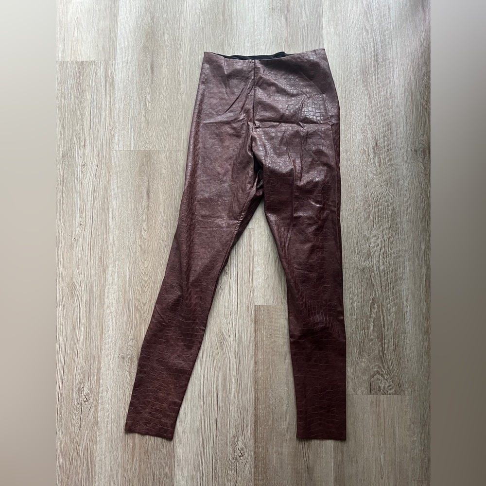 Commando High-Waisted Brown Faux Leather Leggings Crocodile Embossed Large NWOT